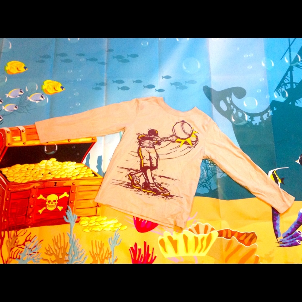 Long sleeve graphic T